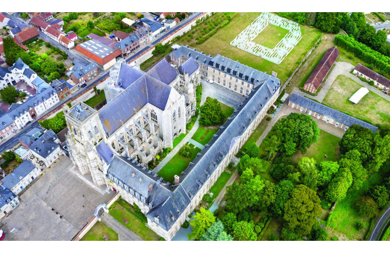 Visite guidée "L'Abbaye de Saint-Riquier à 360 degrés"