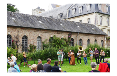 Concert d'harmonie dans les Jardins de l'Abbaye de Saint-Riquier